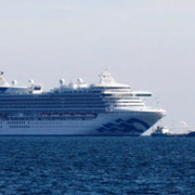 Круизный лайнер Diamond Princess